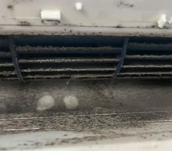 怀柔空调吹的风有股烧焦味是怎么回事